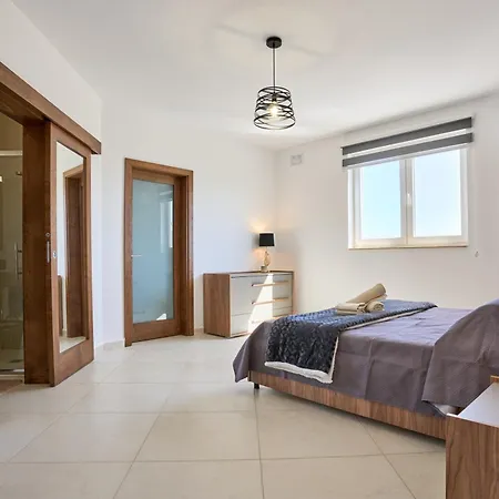 Bugibba Terraced New 2 Bedroom 2 Bathroom *