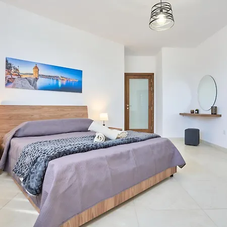 Bugibba Terraced New 2 Bedroom 2 Bathroom Apartment *