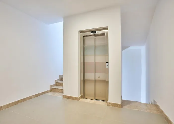 Апартаменты Bugibba Terraced New 2 Bedroom 2 Bathroom